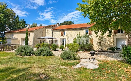 Casa de Campo en Grignan, Auvernia-Ródano-Alpes, Francia 1
