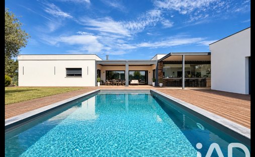 House in Lavernose-Lacasse, Occitania, France 1