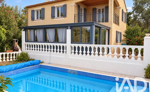 Maison à Saint-Cyr-sur-Mer, Provence-Alpes-Côte d'Azur, France 1