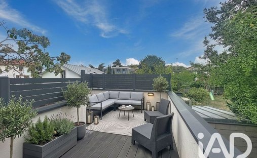 House in Plateau Nord, Suresnes, France 1