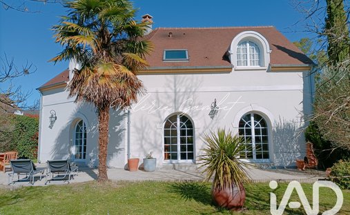 House in Saint Prix Centre, Saint-Prix, France 1