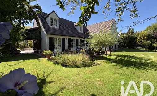 House in Guiche-Villers, Saint-Fargeau-Ponthierry, France 1