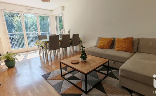 Apartment in Espaces Jeunes, Issy-les-Moulineaux, France 1