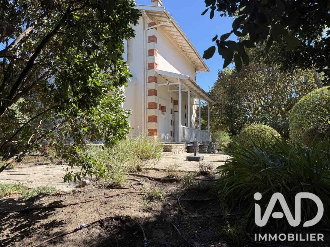 House in Saint-Palais-sur-Mer, Nouvelle-Aquitaine, France 2 - 18897050