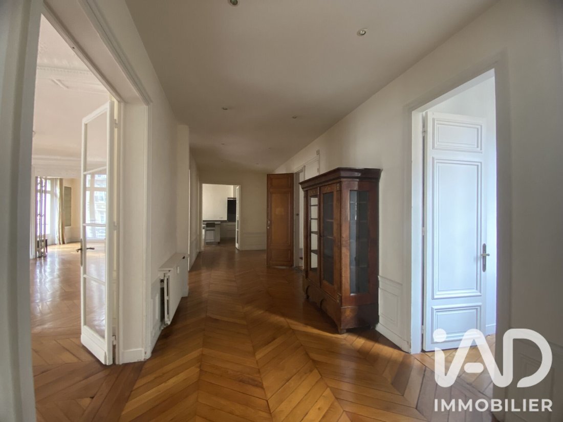 Apartment in Pereire-Malesherbes, Paris 17e Arrondissement, Paris 5 - 16577403