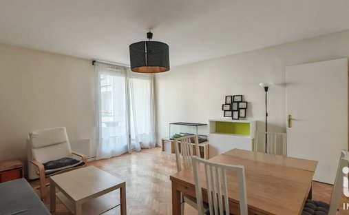 Apartment in Espaces Jeunes, Issy-les-Moulineaux, France 1