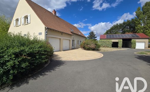 House in Est, Ingré, France 1