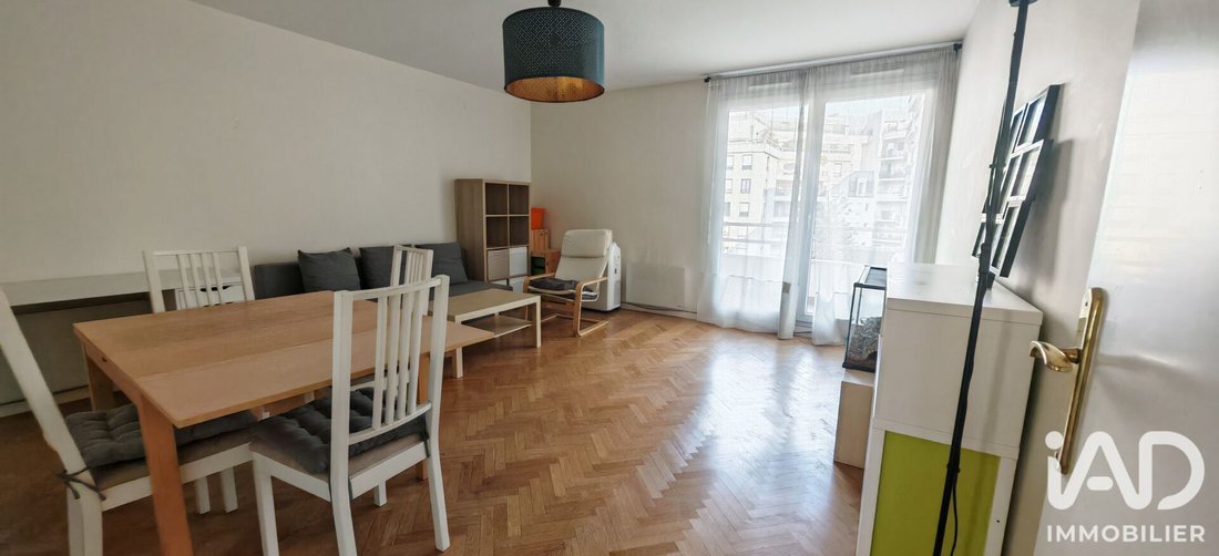 Apartment in Espaces Jeunes, Issy-les-Moulineaux, France 4 - 18897167