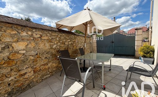 House in Les Clayes-sous-Bois, Ile-de-France, France 1