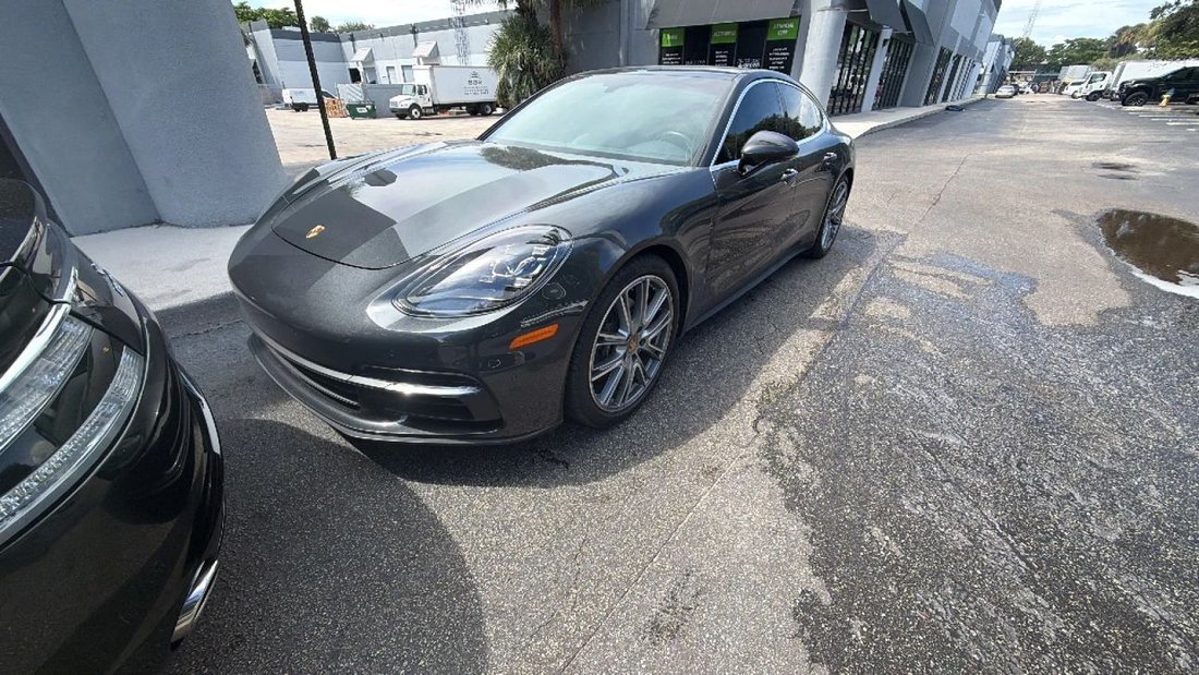 Sedan in Boynton Beach, FL, United States 1 - 18892252
