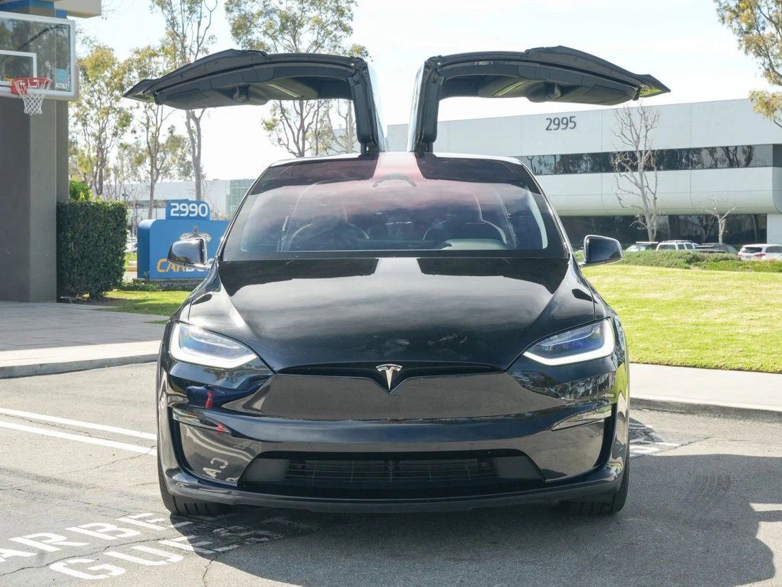 Suv in Costa Mesa, CA, United States 2 - 18894908