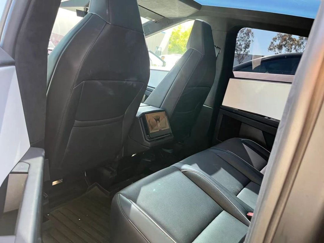Pickup in Costa Mesa, CA, United States 4 - 18894942