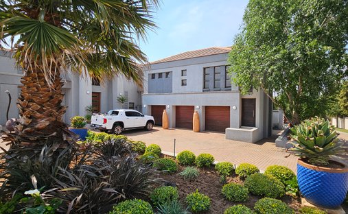 House in Three Rivers East, South Africa 1