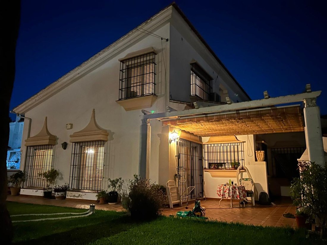 Villa a Arroyo de la Miel, Benalmádena, Andalusia 2 - 18895193