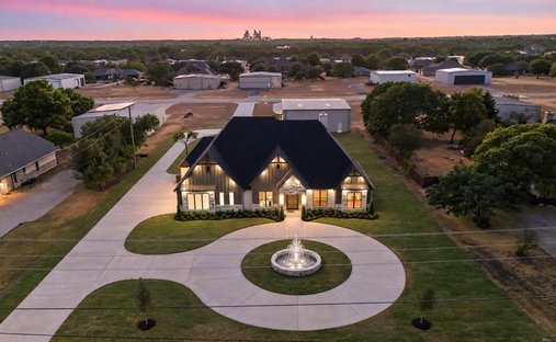 House in Midlothian, Texas, United States 1