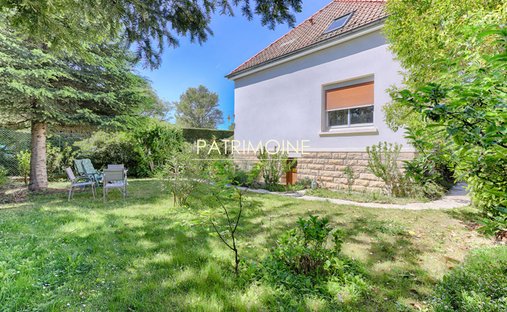 Villa in Das Rathaus, Saint-Gratien, Frankreich 1