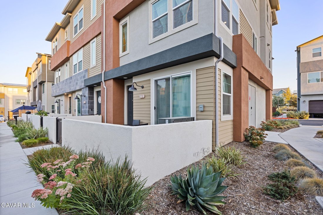Condominio a Santa Clarita, California, Stati Uniti 4 - 18895161