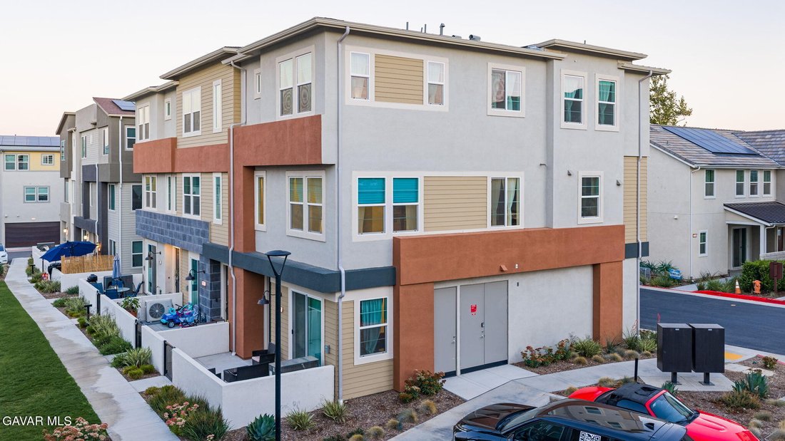 Condominio a Santa Clarita, California, Stati Uniti 1 - 18895161