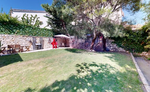 Villa in La Barasse, Marseille, Provence-Alpes-Côte d'Azur 1
