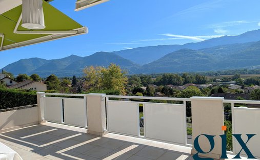 House in Lumbin, Auvergne-Rhône-Alpes, France 1