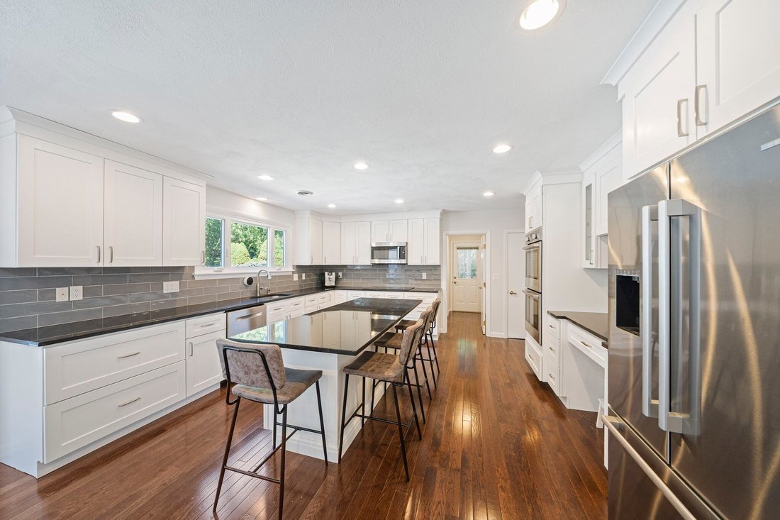 House in Sharon, Massachusetts, United States 2 - 18902630