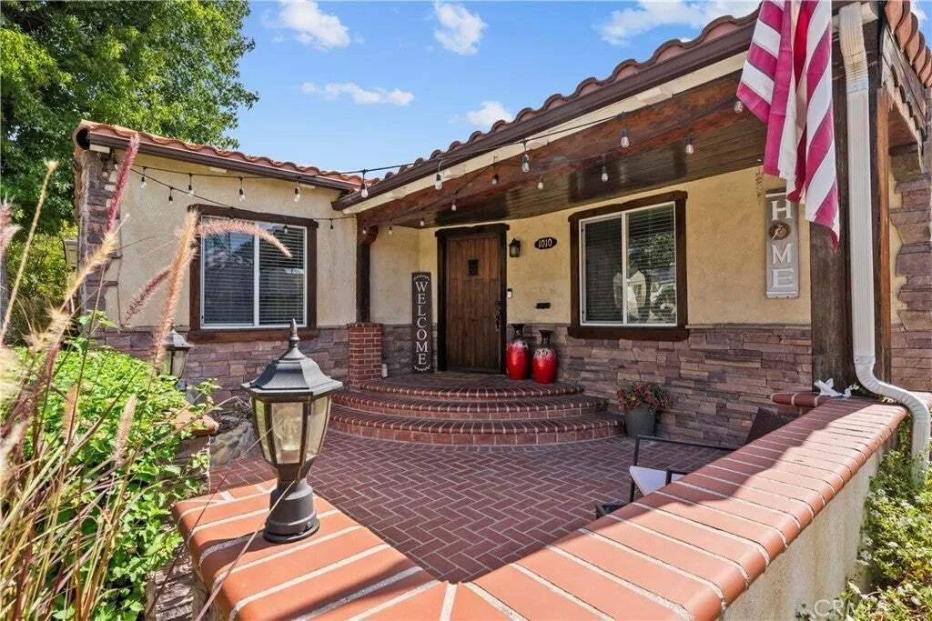 House in Burbank, California, United States 3 - 18899879