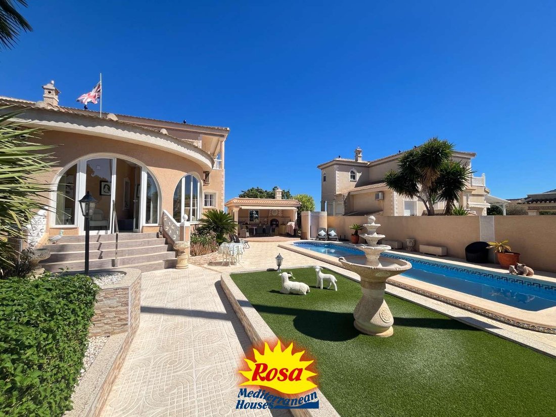Villa in Torrevieja, Valencian Community, Spain 1 - 18900202