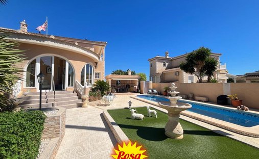Villa en Torrevieja, Comunidad Valenciana, España 1