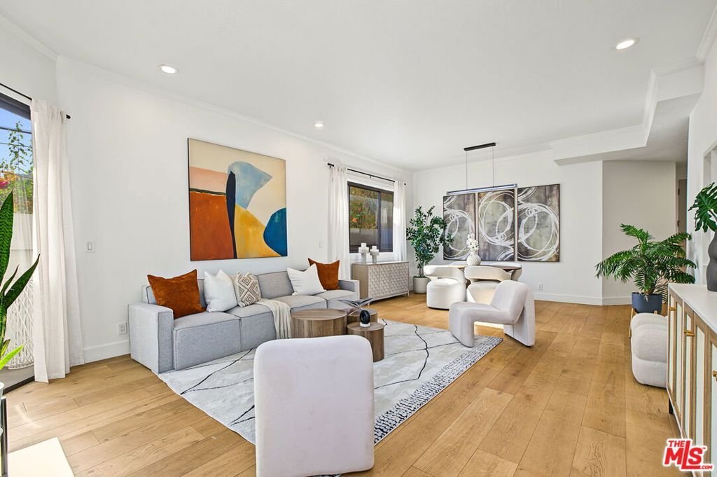 Condo in Los Angeles, California, United States 3 - 18899434