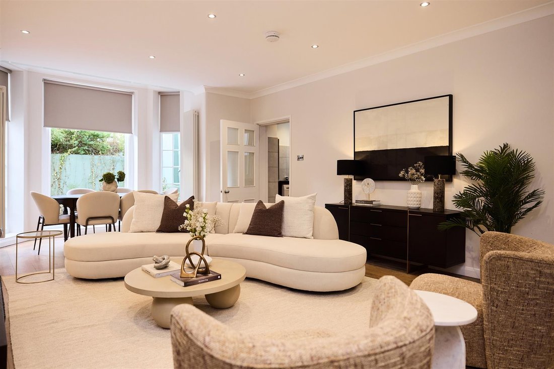 Apartment in Belsize Park, Camden, England 2 - 18896203