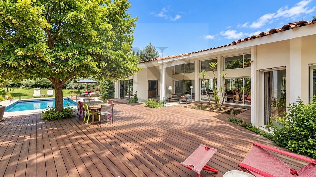 Villa in Plateau de Puyricard-La Trévaresse, Aix-en-Provence, France 1 - 18150399