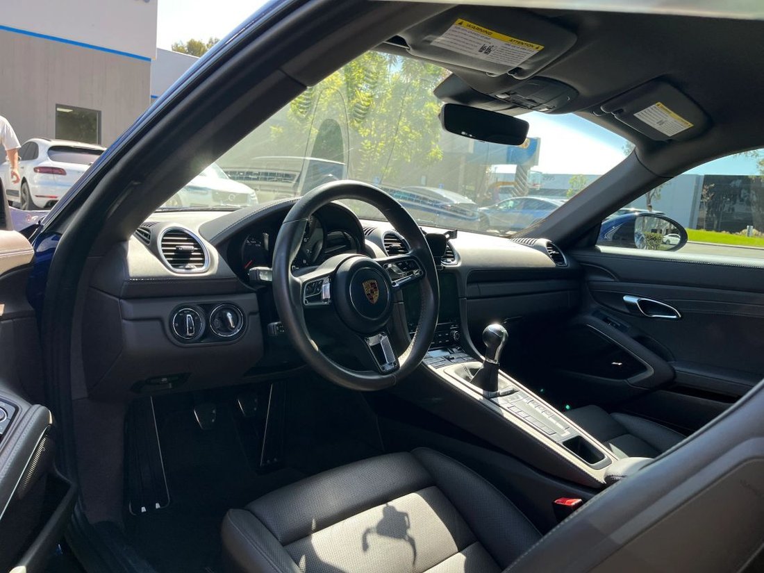 Coupe in Costa Mesa, CA, United States 4 - 18901751