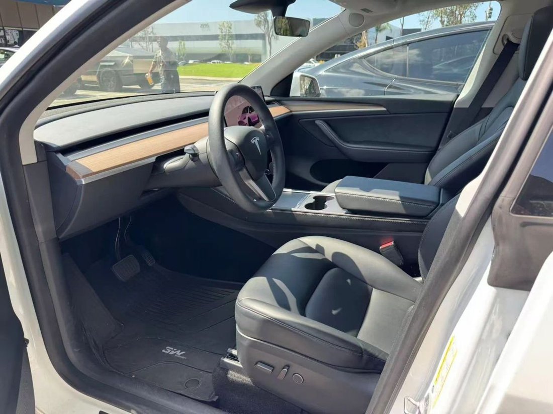 Suv in Costa Mesa, CA, United States 3 - 18901816