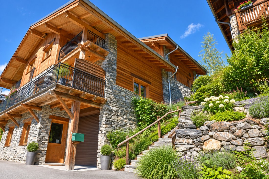 Chalet in Montagny, Auvergne-Rhône-Alpes, France 1 - 18885141