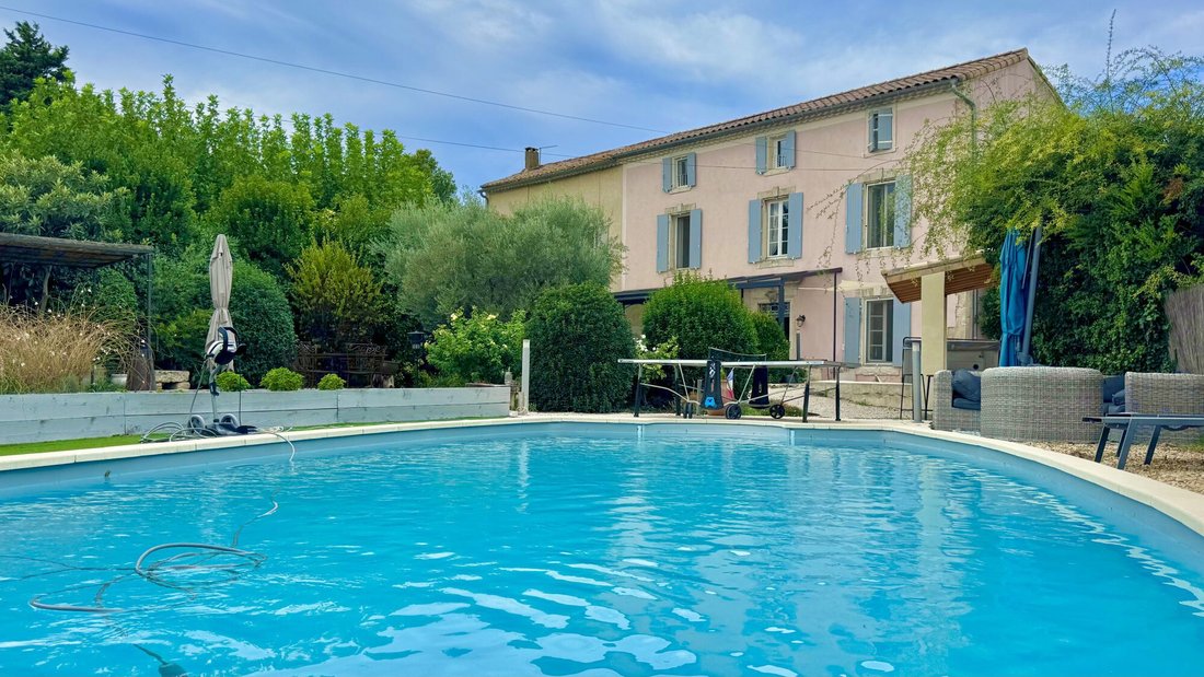 House in Saint-Saturnin-lès-Avignon, Provence-Alpes-Côte d'Azur, France 1 - 18868561