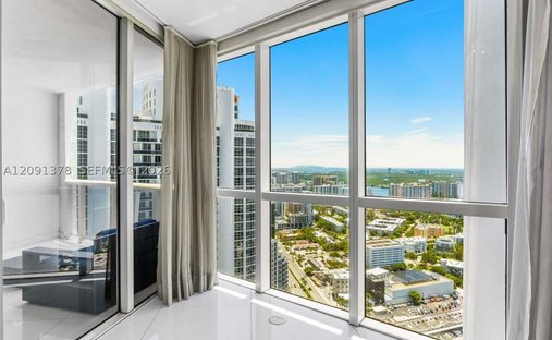 Condo in Golden Beach, Florida, United States 1