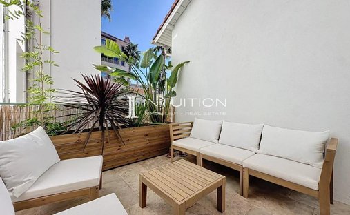 Wohnung in De-Gaulle-Platz, Antibes, Frankreich 1