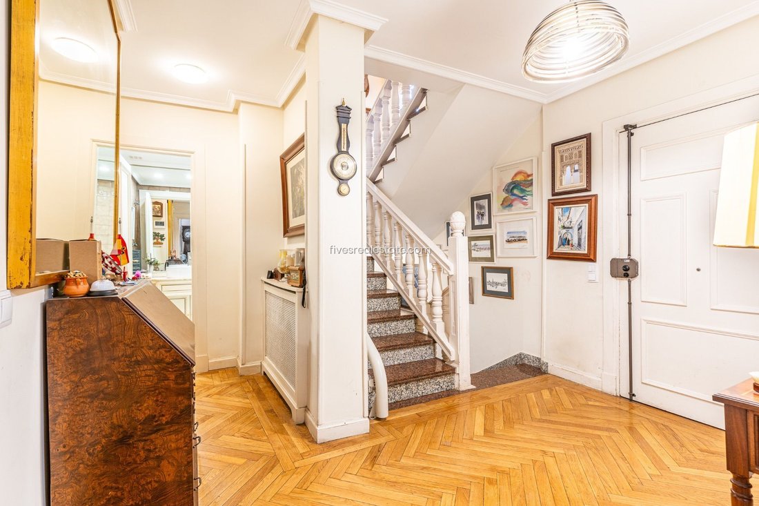 Townhouse in Hortaleza, Madrid, Spain 4 - 18900547