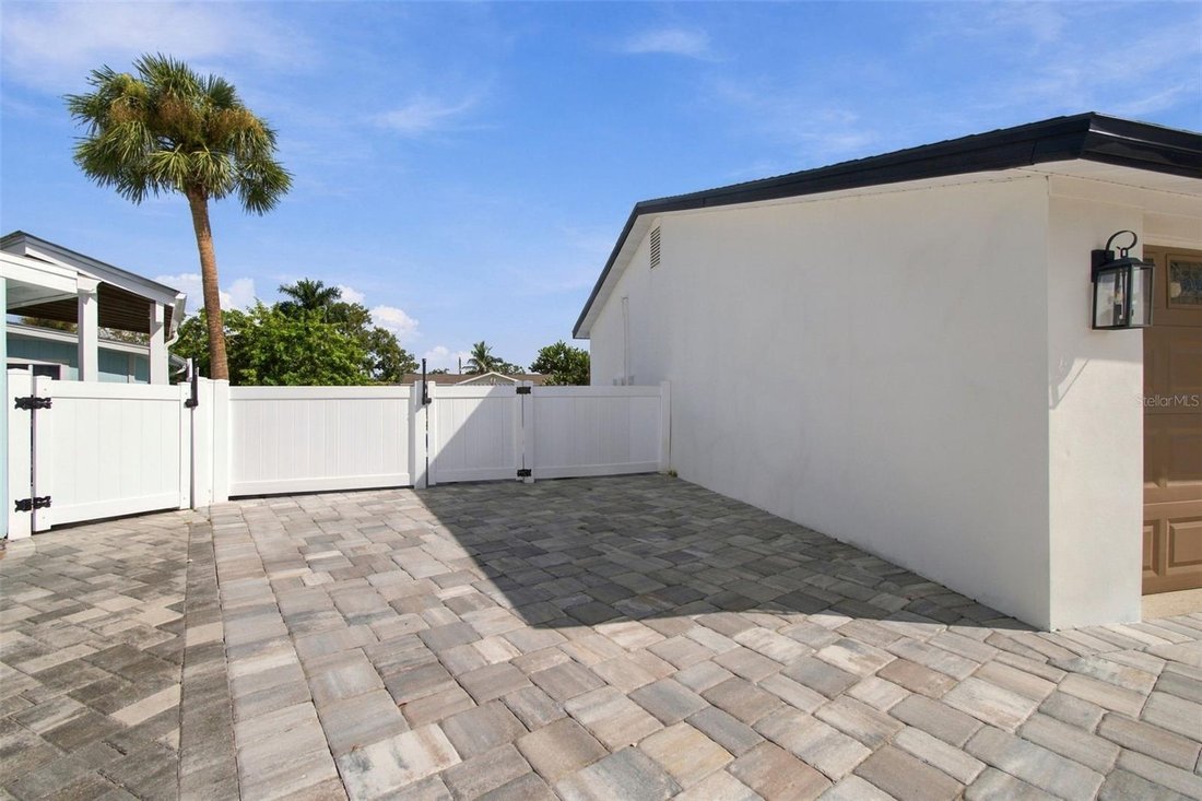 House in Tampa, Florida, United States 5 - 18896014