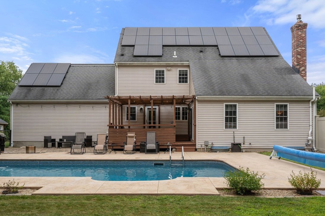Mendon, Massachusetts, United States 3 - 18897722