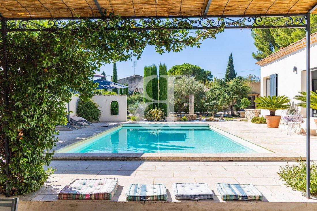 Villa in Saint-Rémy-de-Provence, Provence-Alpes-Côte d'Azur, France 3 - 18902483