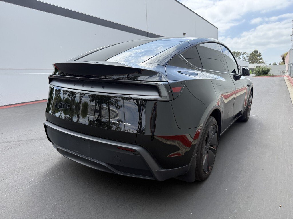 Tesla Model Y in San Diego, CA, United States 3 - 18896455