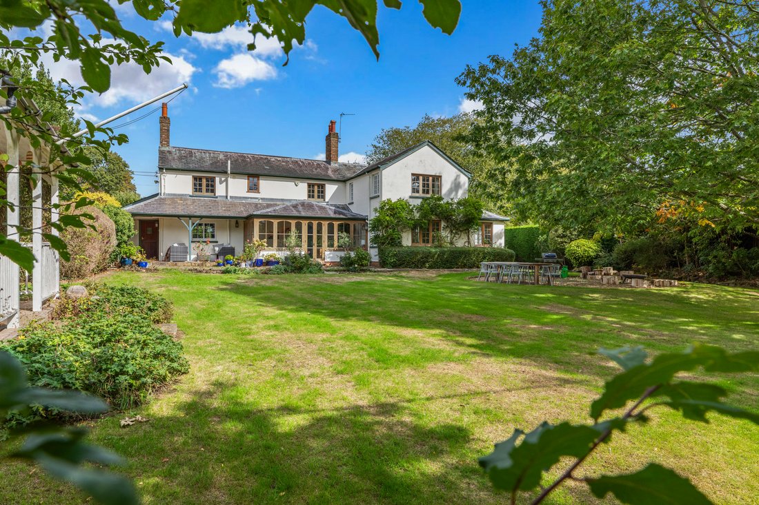 House in Buckinghamshire, England 3 - 18899084
