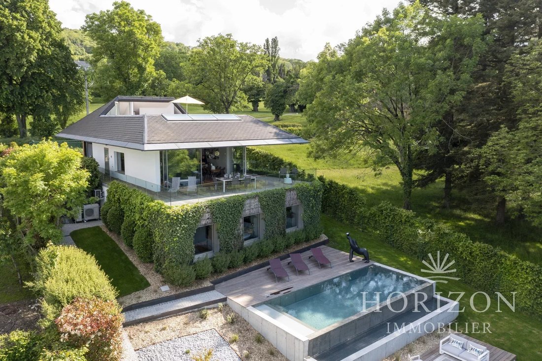 Villa in Evian-les-Bains, Auvergne-Rhône-Alpes, France 1 - 15468901