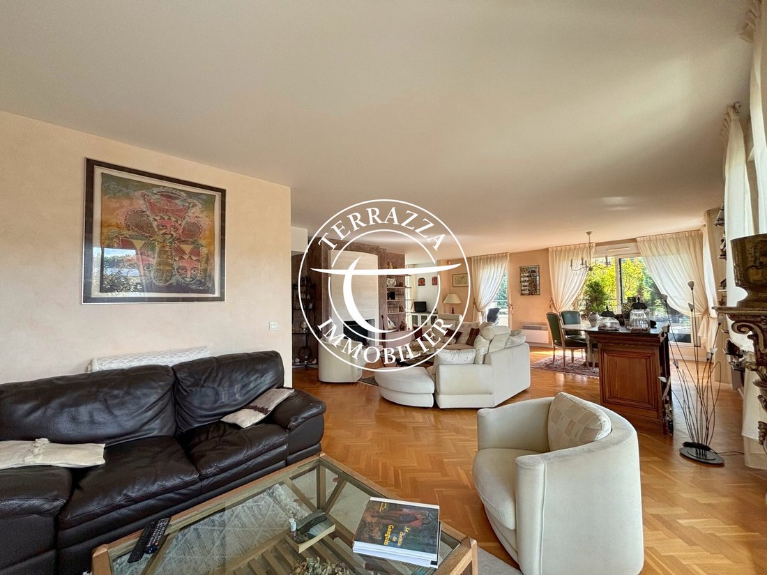 Apartment in Marly-le-Roi, Ile-de-France, France 2 - 18902405