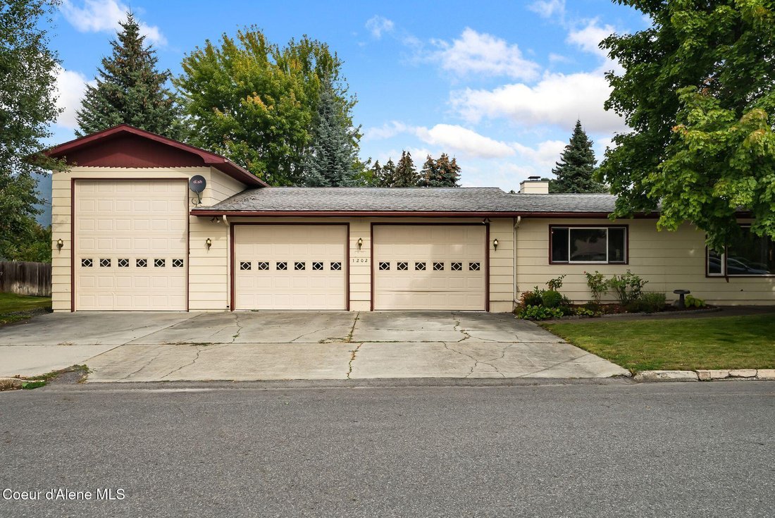 House in Sandpoint, Idaho, United States 2 - 18899048