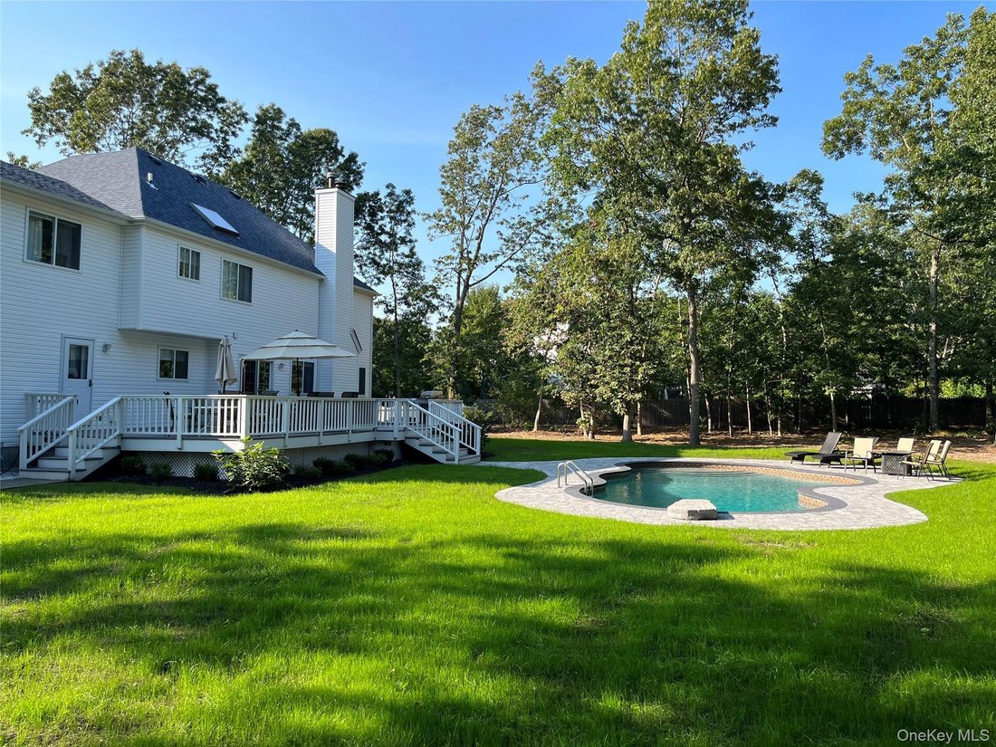 Casa en Manorville, Nueva York, Estados Unidos 2 - 17953798