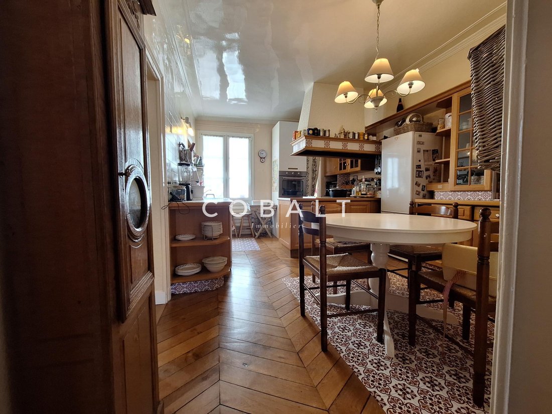 Apartment in Domaine National du Château, Versailles, France 2 - 18897773
