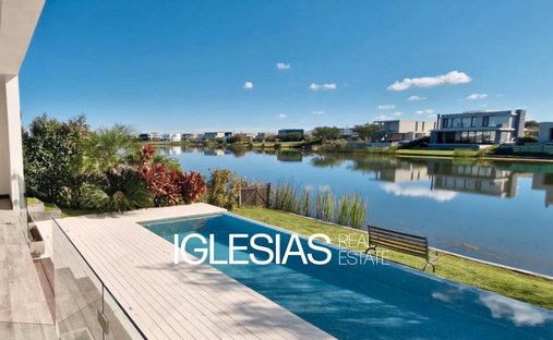 House in Belén de Escobar, Buenos Aires Province, Argentina 1