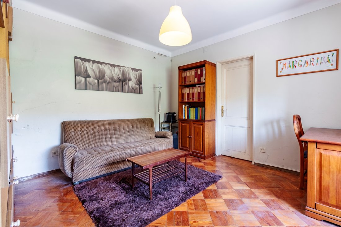 Villa in Barcarena, Lisbon, Portugal 4 - 18901303